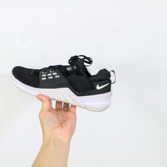 Nike Men's Black and White Running Shoes - Picture 3 of 6